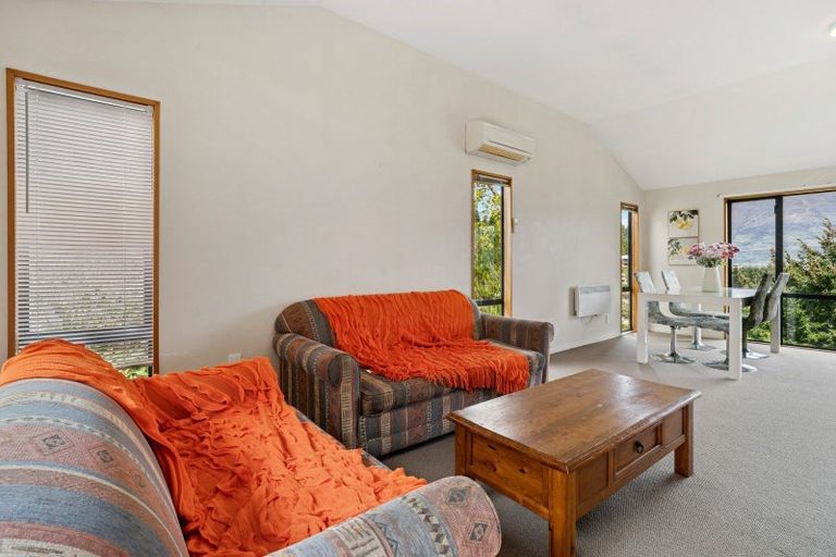 Photo of property in 16a Dart Place, Fernhill, Queenstown, 9300