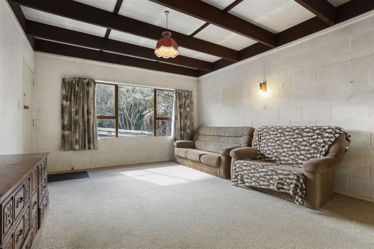 Photo of property in 2/16 Valron Road, Te Atatu South, Auckland, 0602