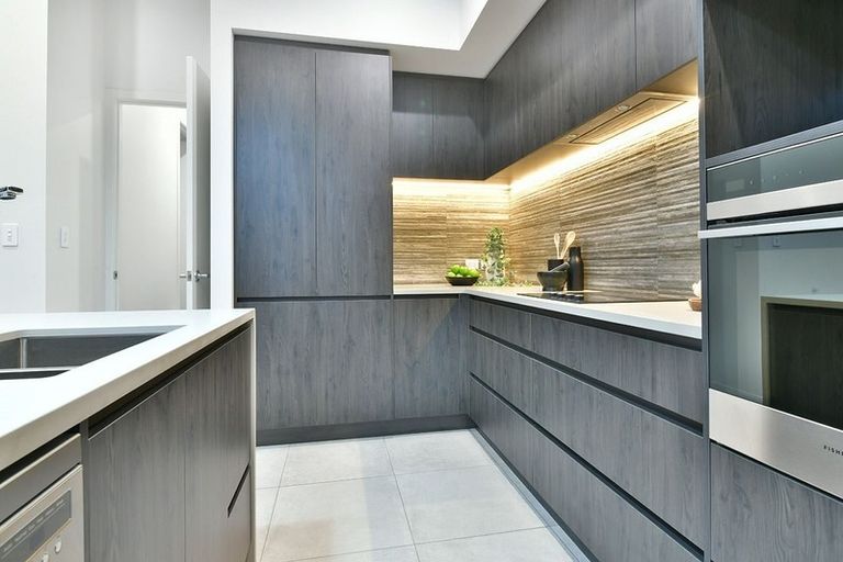 Photo of property in 17 Shakespear Road, Army Bay, Whangaparaoa, 0930