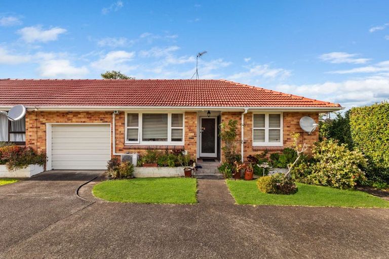 Photo of property in 1/11 Miles Avenue, Papatoetoe, Auckland, 2025