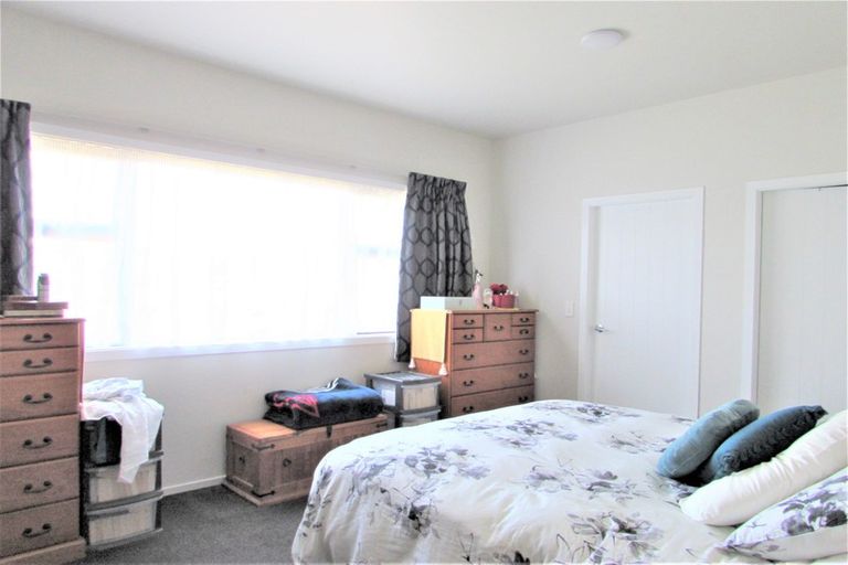 Photo of property in 23 King Charles Drive, Kingsley Heights, Upper Hutt, 5018