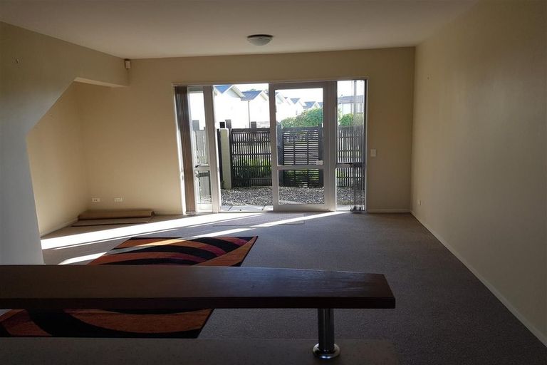 Photo of property in 2/29 Haven Drive, East Tamaki, Auckland, 2013