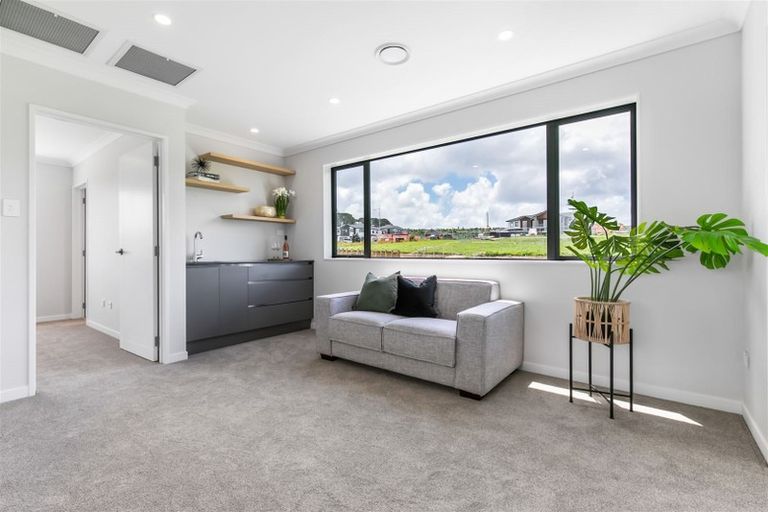 Photo of property in 38 Longshore Drive, Long Bay, Auckland, 0630