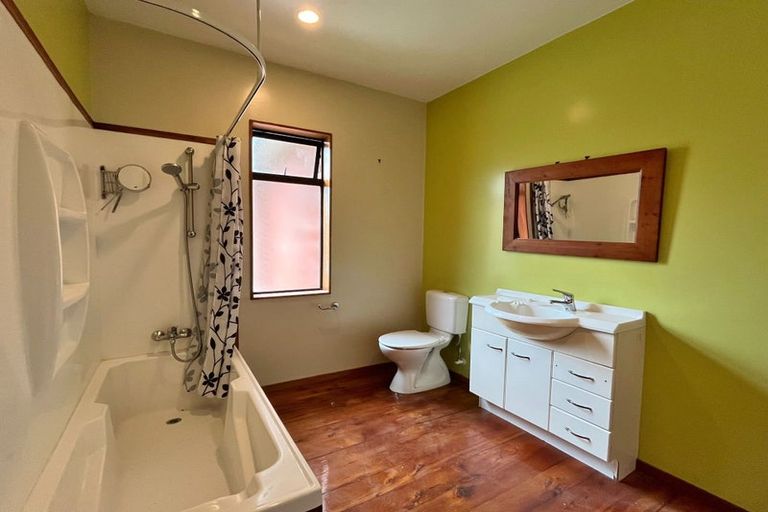 Photo of property in 21 Ilam Road, Upper Riccarton, Christchurch, 8041