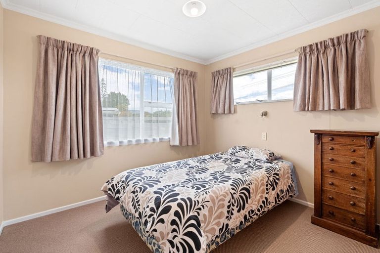 Photo of property in 62 Kawiu Road, Levin, 5510