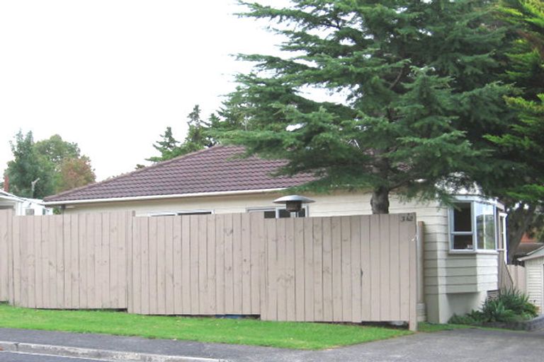 Photo of property in 342 Royal Road, Massey, Auckland, 0614