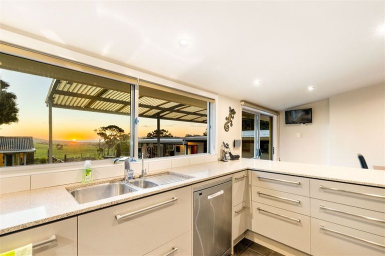 Photo of property in 9 Hamilton Road, Waimauku, 0881