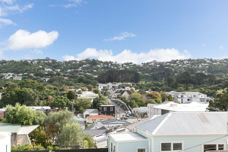 Photo of property in 51b Herald Street, Berhampore, Wellington, 6023