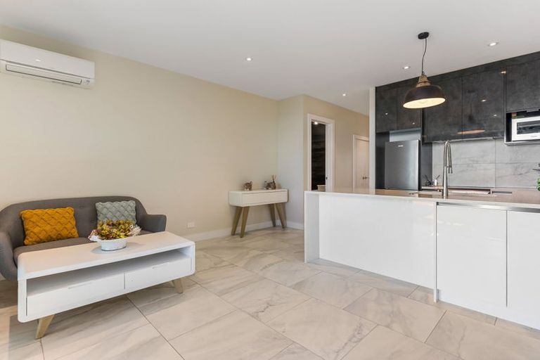 Photo of property in 236 Vipond Road, Stanmore Bay, Whangaparaoa, 0932
