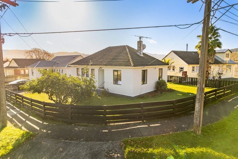 Photo of property in 17 Cleland Crescent, Naenae, Lower Hutt, 5011