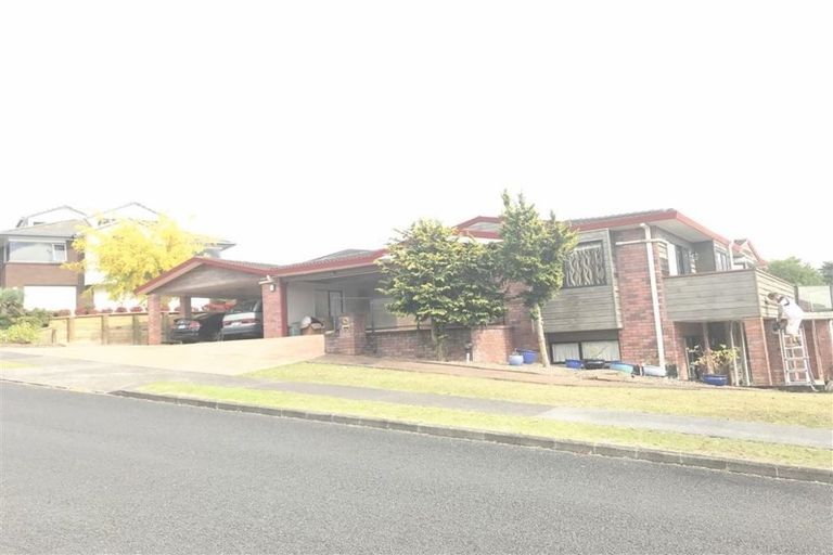 Photo of property in 71 Lagoon Way, West Harbour, Auckland, 0618