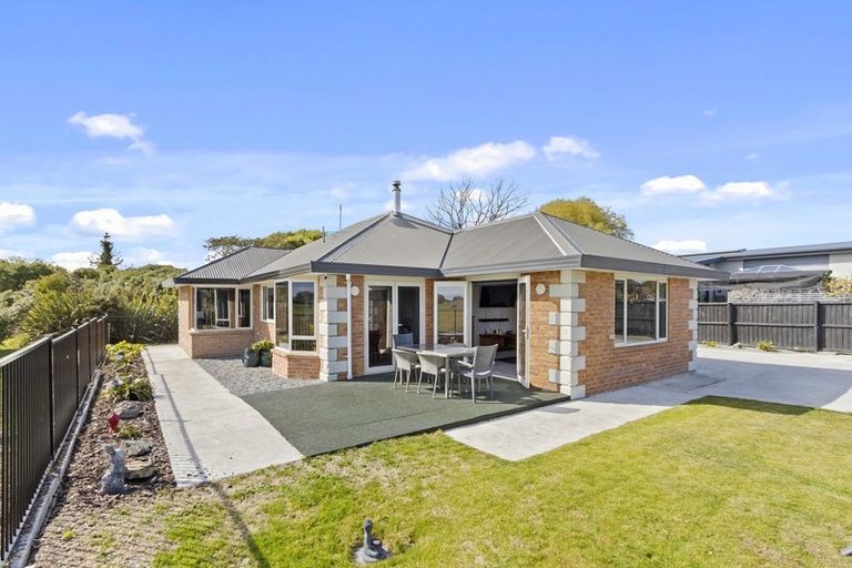 Photo of property in 28 Brightstone Crescent, Aranui, Christchurch, 8061
