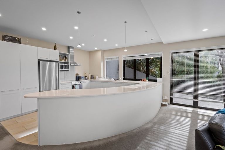 Photo of property in 12 Aspen Grove, Fernhill, Queenstown, 9300