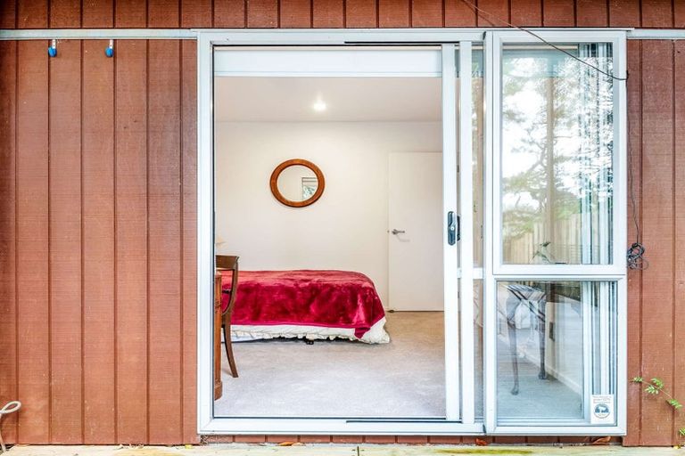 Photo of property in 76g Edmonton Road, Henderson, Auckland, 0612