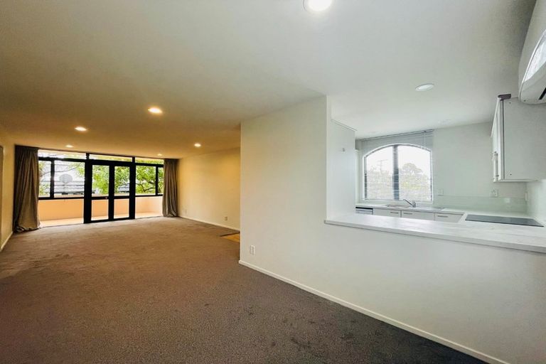 Photo of property in 1/21 Hewitts Road, Merivale, Christchurch, 8014