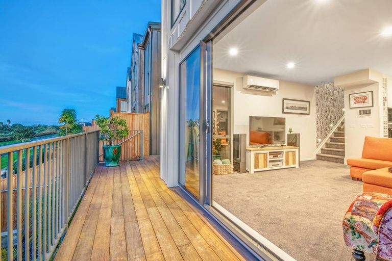 Photo of property in 42 Arran Point Parade, Orewa, 0931