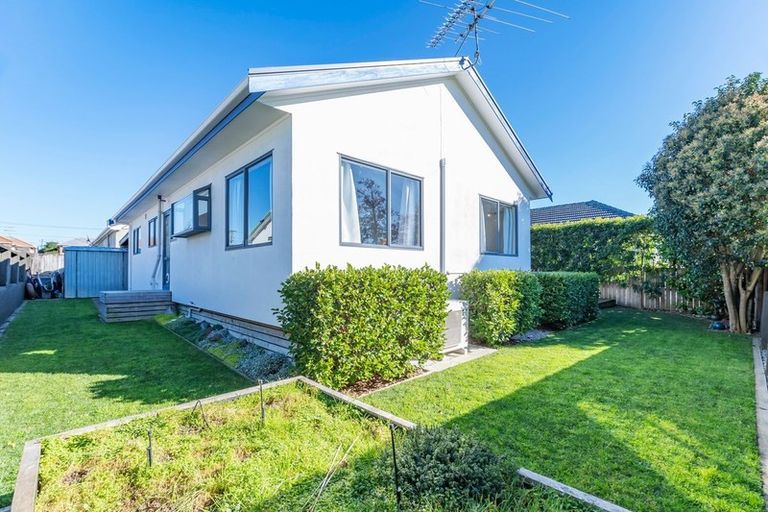 Photo of property in 40 Plunket Avenue, Papatoetoe, Auckland, 2104