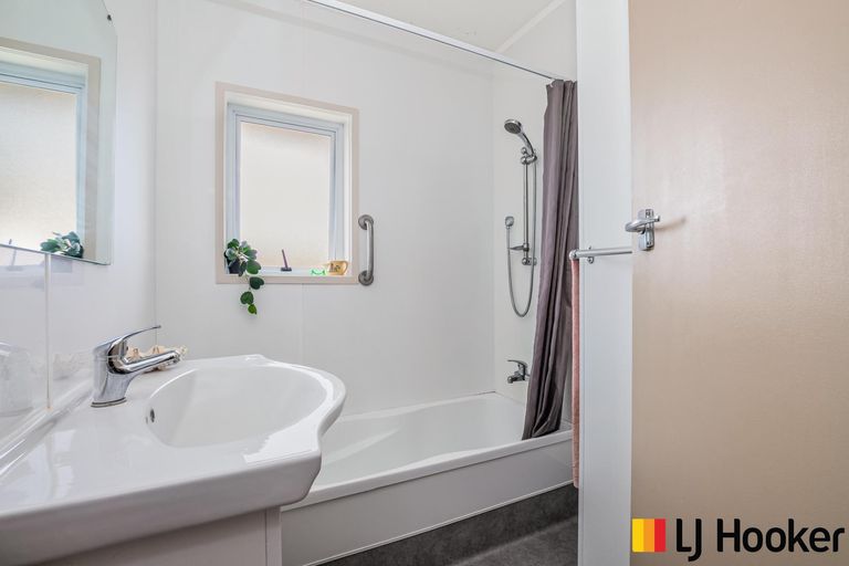 Photo of property in 37 Hooper Avenue, Pukekohe, 2120