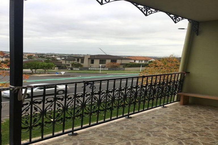 Photo of property in 4/126 Stancombe Road, Flat Bush, Auckland, 2016