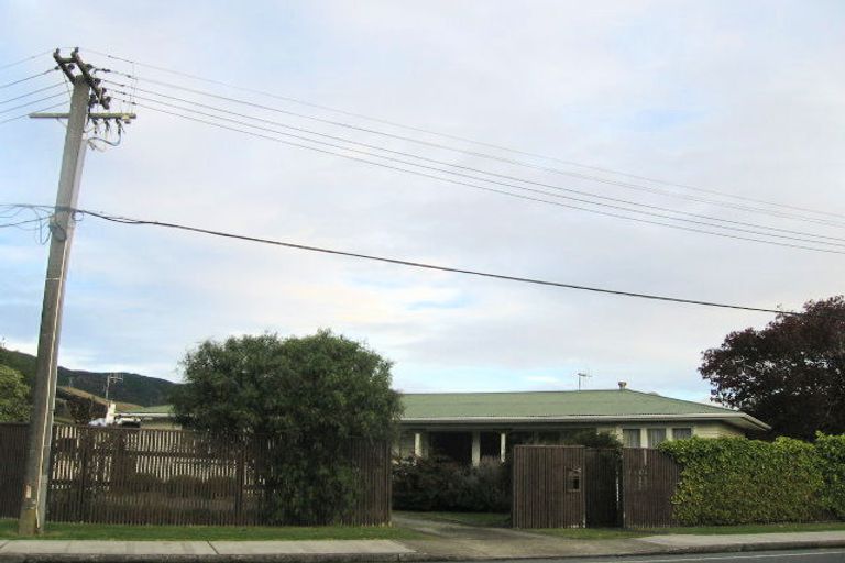 Photo of property in 12 Arawhata Road, Paraparaumu, 5032