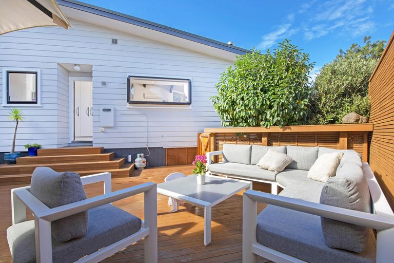 Photo of property in 173 Gossamer Drive, Pakuranga Heights, Auckland, 2010