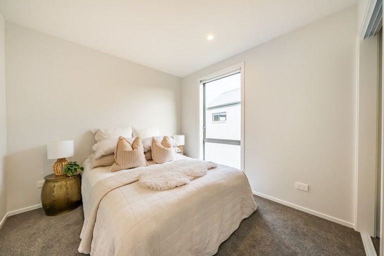 Photo of property in 31-33 Chapman Crescent, Naenae, Lower Hutt, 5011