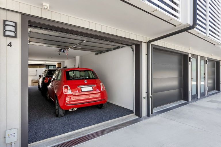 Photo of property in 4/17 Victoria Road, Mount Maunganui, 3116