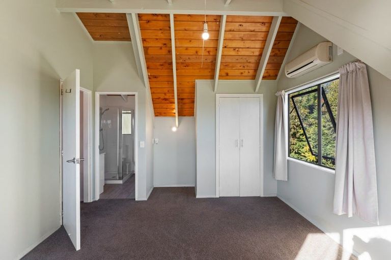 Photo of property in 593 Waikawa Beach Road, Waikawa Beach, Levin, 5573