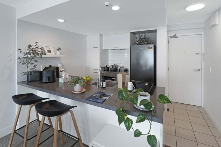 Photo of property in The Capital, 10/370 Oriental Parade, Oriental Bay, Wellington, 6011