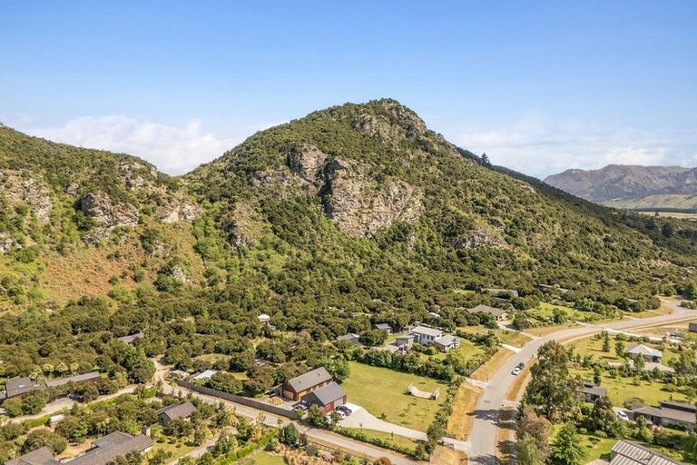 Photo of property in Manuka Grove, 13 Ewing Place, Albert Town, Wanaka, 9305