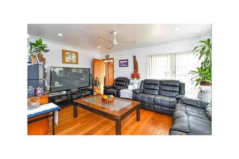 Photo of property in 12 Greenmeadows Avenue, Manurewa East, Auckland, 2102