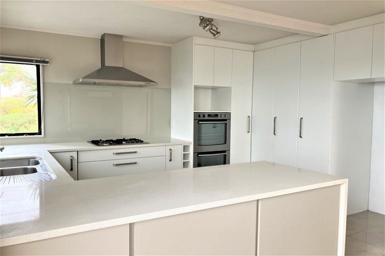 Photo of property in 1/6 Duncansby Road, Stanmore Bay, Whangaparaoa, 0932