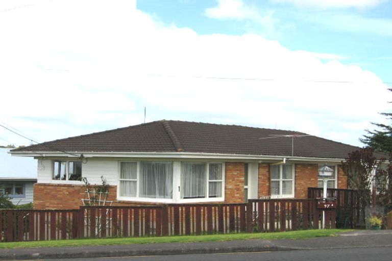 Photo of property in 1/97 Target Road, Totara Vale, Auckland, 0629