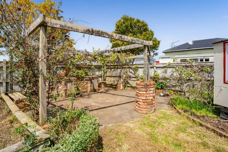 Photo of property in 54 Disraeli Street, Hawera, 4610