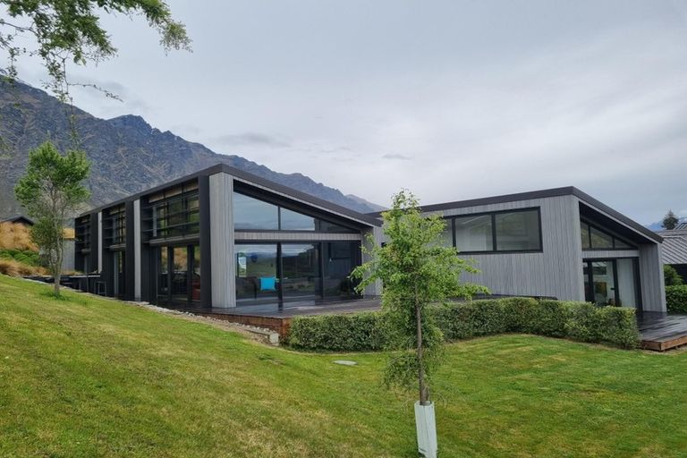 Photo of property in 52 Jacks Point Rise, Jacks Point, Queenstown, 9371
