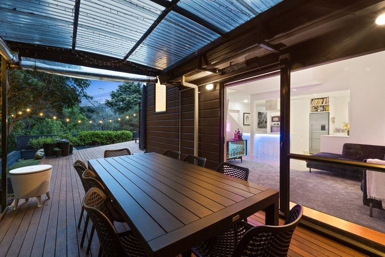 Photo of property in 1/47 Tui Glen Road, Birkenhead, Auckland, 0626