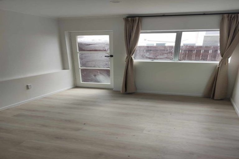 Photo of property in 177a Bucklands Beach Road, Bucklands Beach, Auckland, 2012