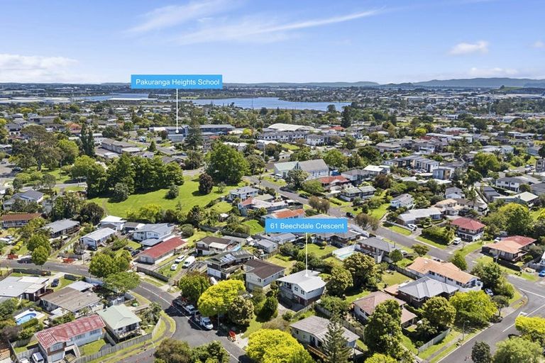 Photo of property in 61 Beechdale Crescent, Pakuranga Heights, Auckland, 2010