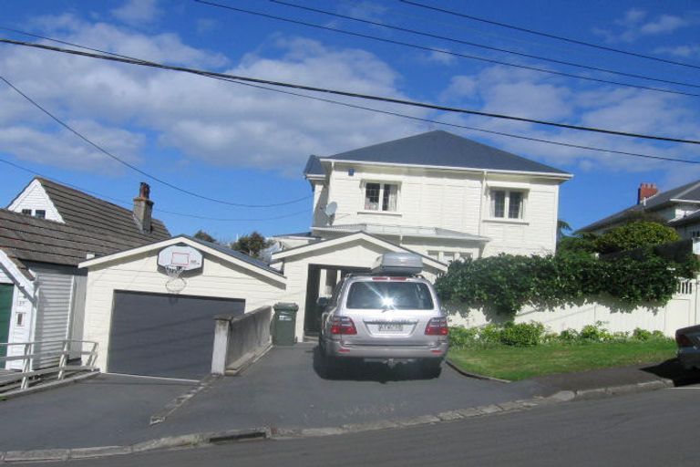 Photo of property in 43 Rawhiti Terrace, Kelburn, Wellington, 6012