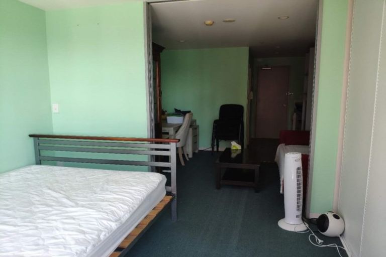 Photo of property in The Imperial Gardens Apartments, 512/135 Hobson Street, Auckland Central, Auckland, 1010