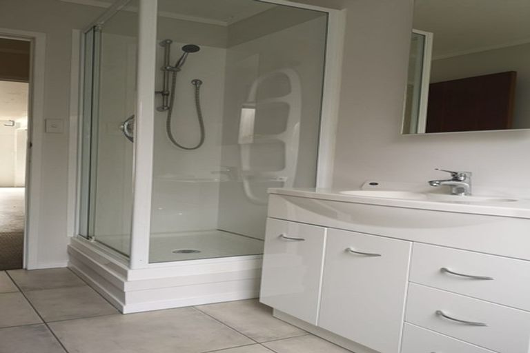 Photo of property in 19 Palmyra Way, Half Moon Bay, Auckland, 2012