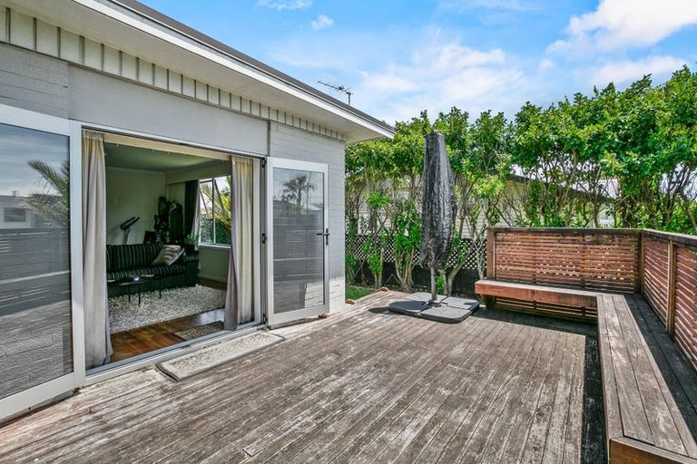 Photo of property in 16 Mangorei Road, Strandon, New Plymouth, 4312