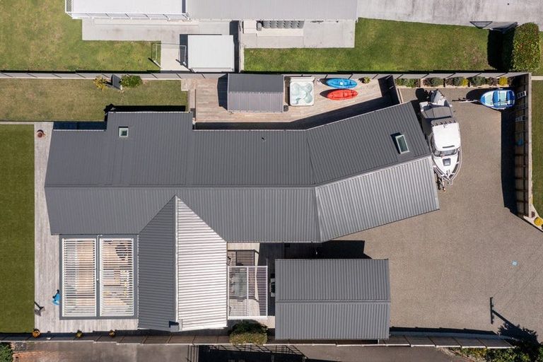 Photo of property in 26 Harbour View Road, Omokoroa, 3114