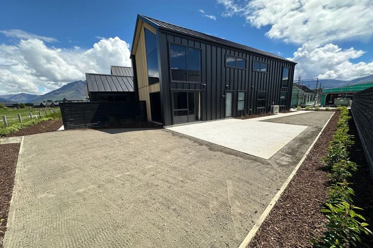 Photo of property in 17 Taurus Lane, Jacks Point, 9371