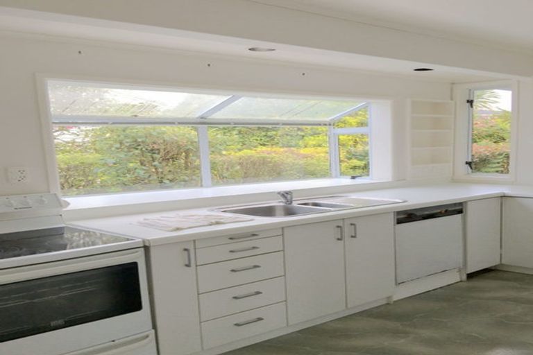 Photo of property in 54 Jaemont Avenue, Te Atatu South, Auckland, 0610