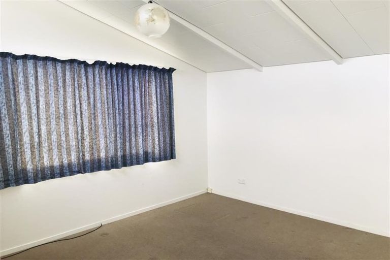 Photo of property in 2/27 Brandon Road, Glen Eden, Auckland, 0602