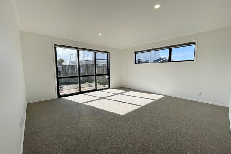 Photo of property in 25a Woodleigh Street, Frankleigh Park, New Plymouth, 4310