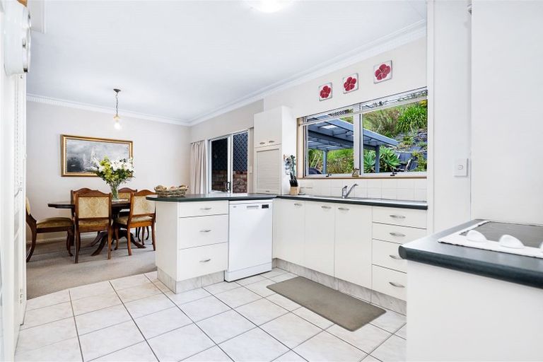 Photo of property in 2/266 Western Hills Drive, Avenues, Whangarei, 0110