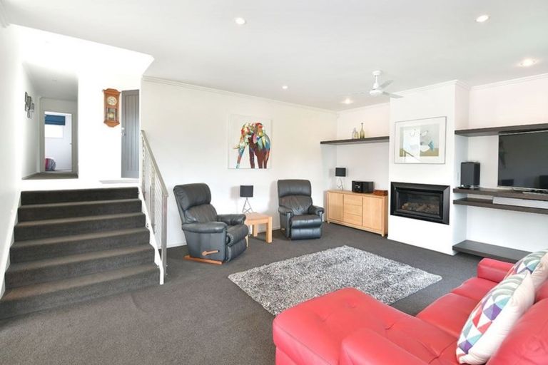 Photo of property in 37a Shakespear Road, Army Bay, Whangaparaoa, 0930