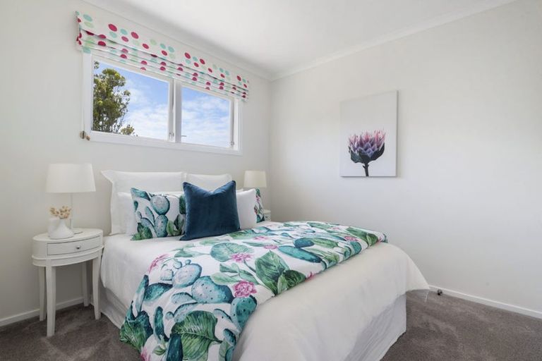 Photo of property in 22 Eversleigh Road, Belmont, Auckland, 0622